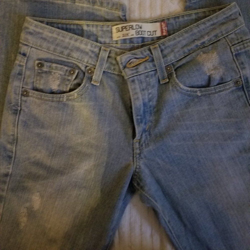Juniors Vintage Levi's 518 Superlow Bootcut Distressed light wash Jeans Size 3M